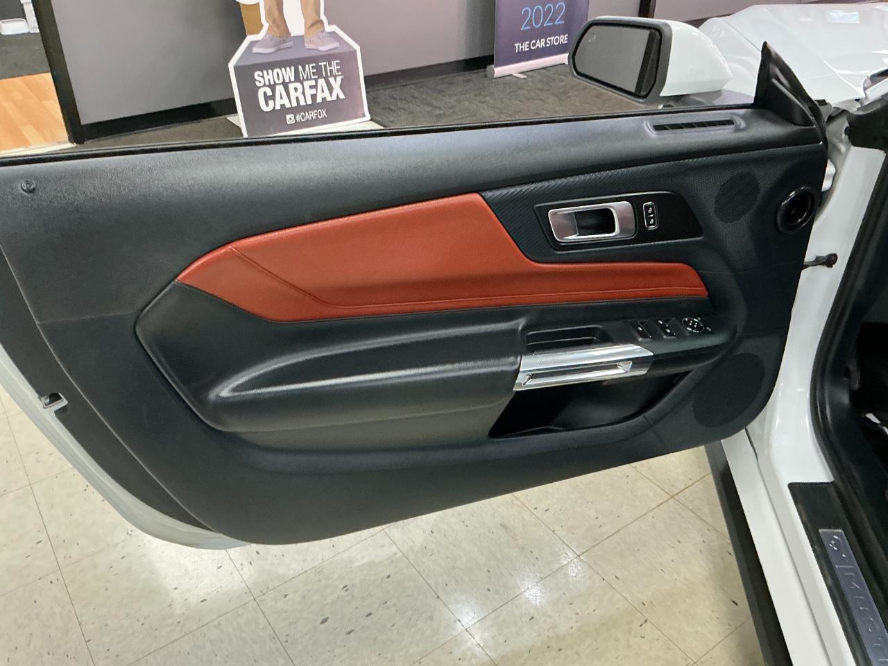 Ford Mustang EcoBoost Convertible 2024