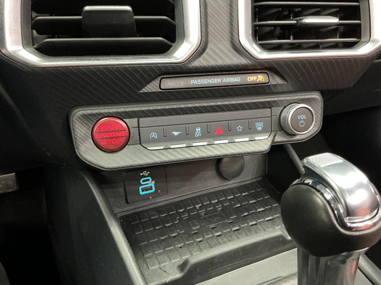 Ford Mustang EcoBoost Convertible 2024