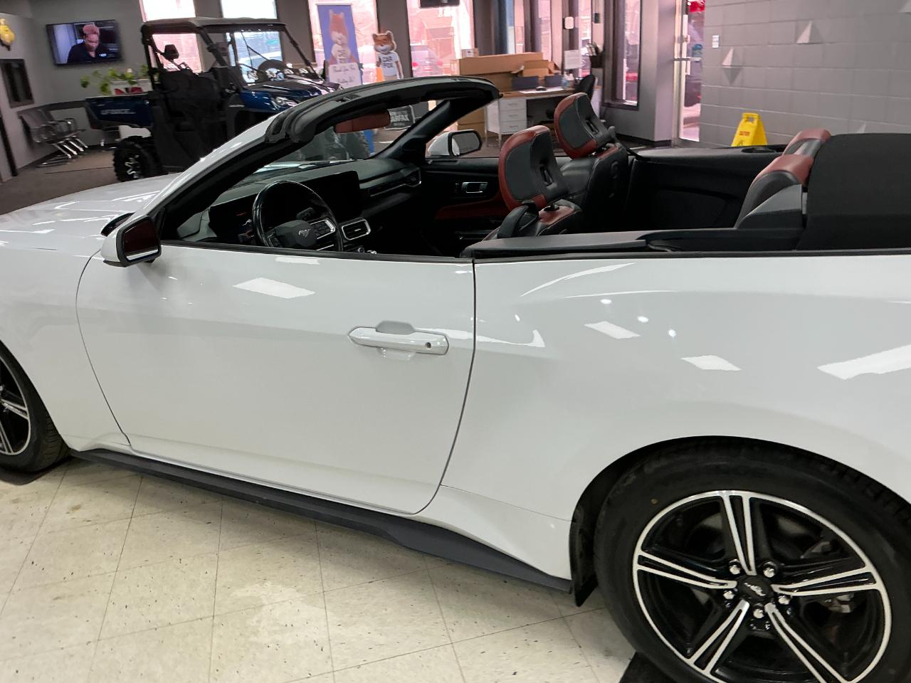 Ford Mustang EcoBoost Convertible 2024