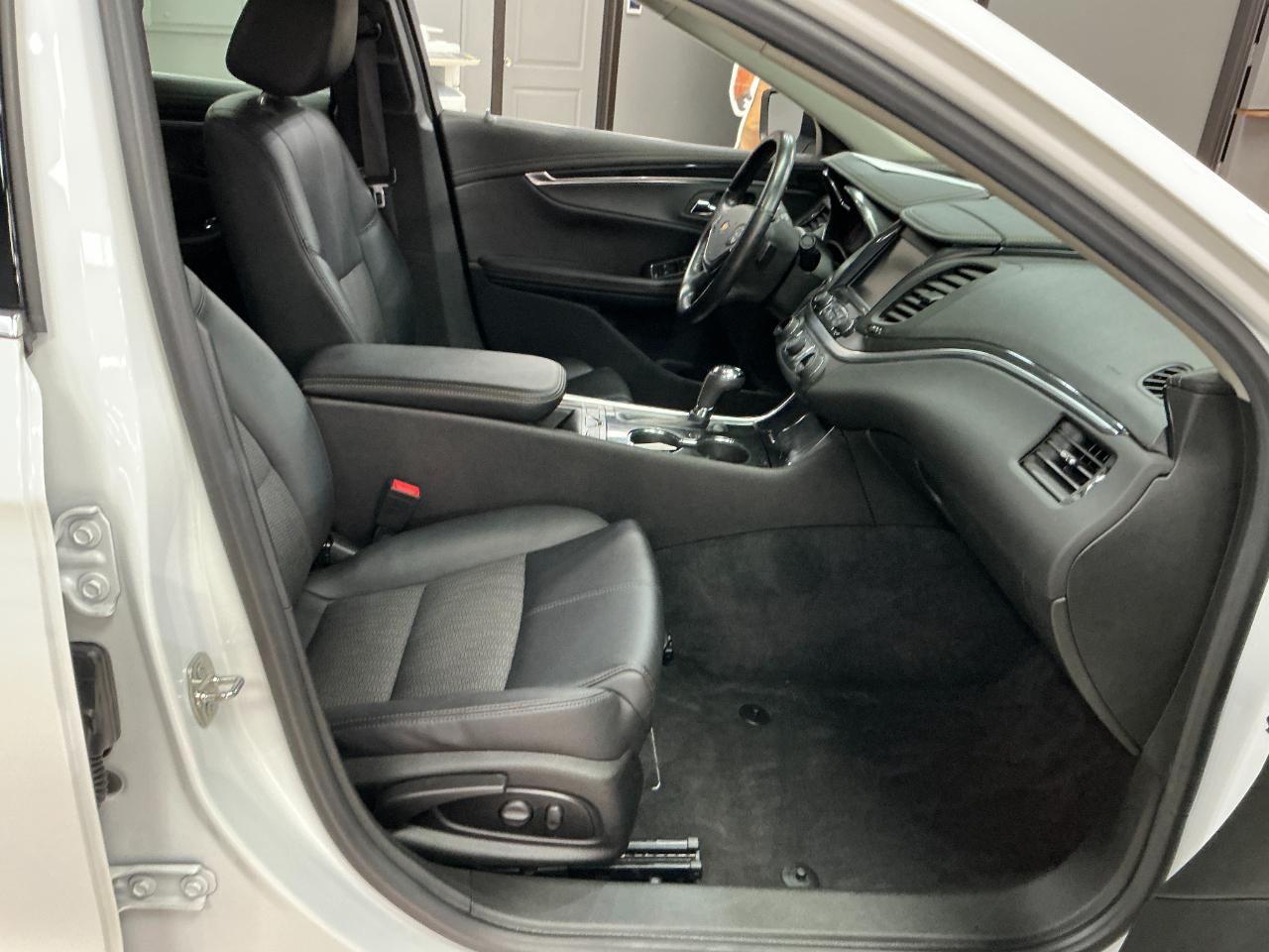 Chevrolet Impala 4dr Sdn LT w/1LT 2020