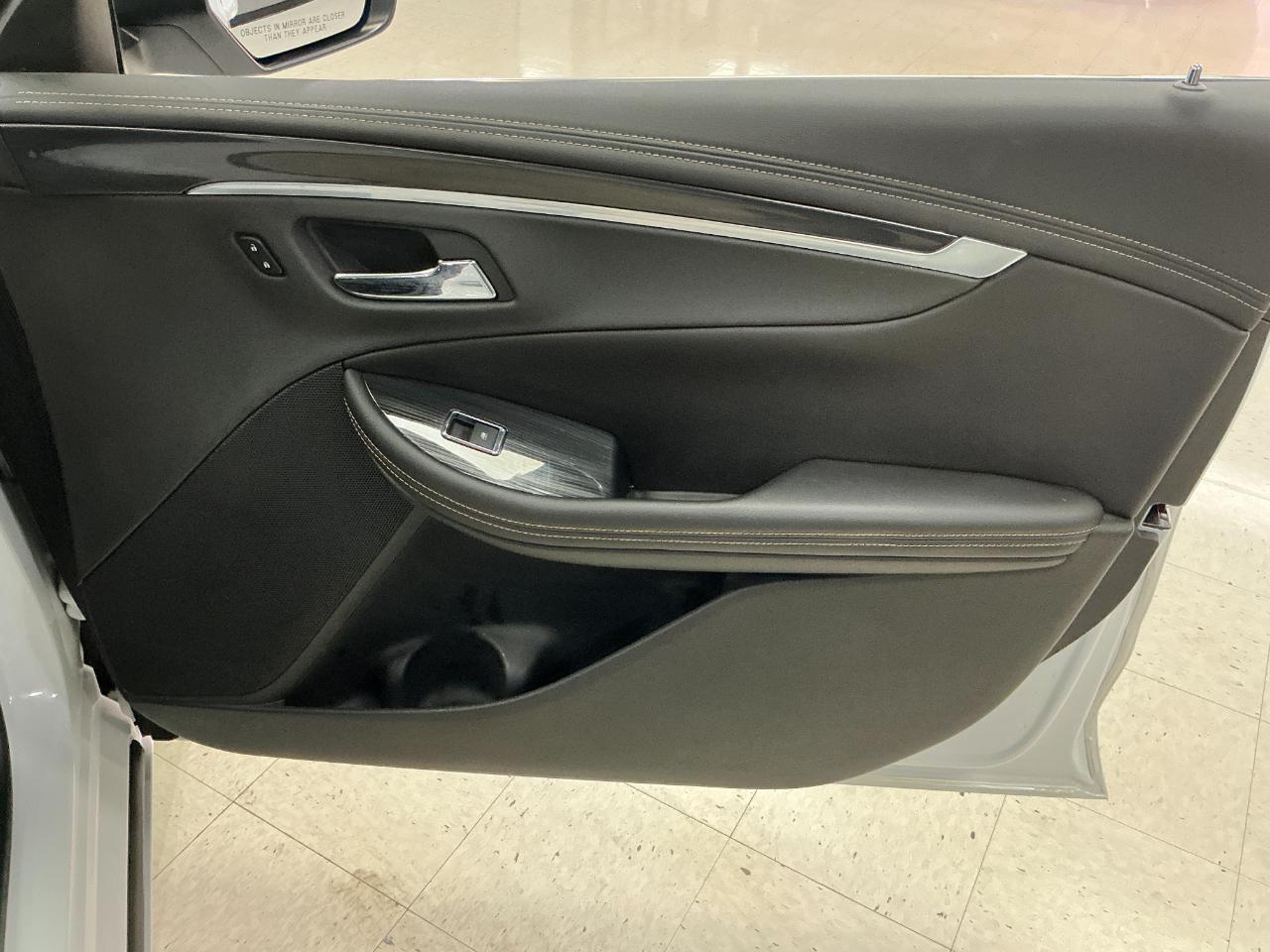 Chevrolet Impala 4dr Sdn LT w/1LT 2020