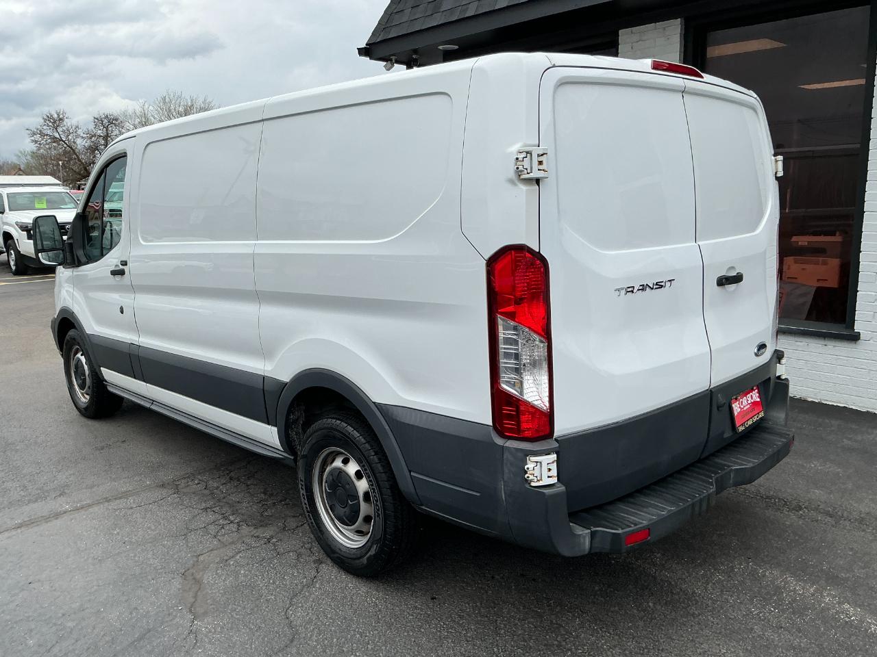 Ford Transit Van T-150 130" Low Rf 8600 GVWR Swing-Out RH Dr 2018