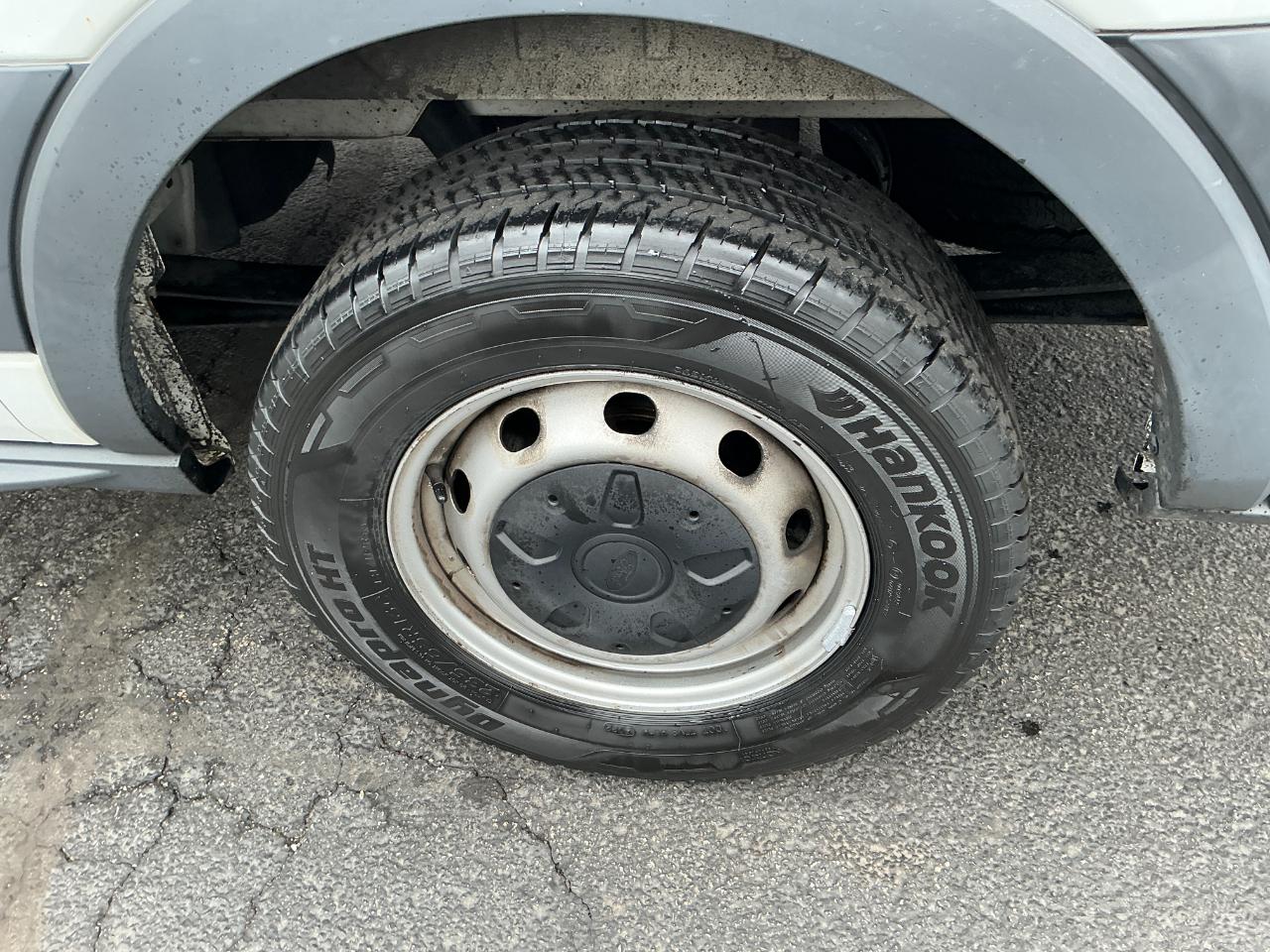 Ford Transit Van T-150 130" Low Rf 8600 GVWR Swing-Out RH Dr 2018