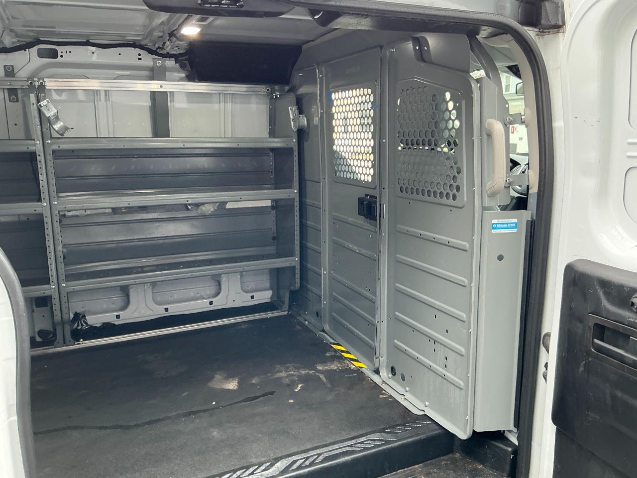 Ford Transit Van T-150 130" Low Rf 8600 GVWR Swing-Out RH Dr 2018