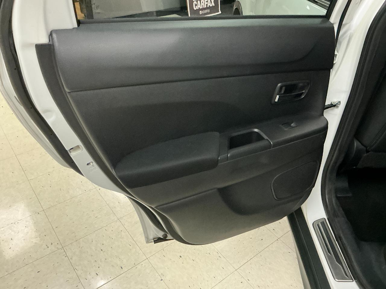 Mitsubishi Outlander Sport 2WD 4dr CVT LE 2013