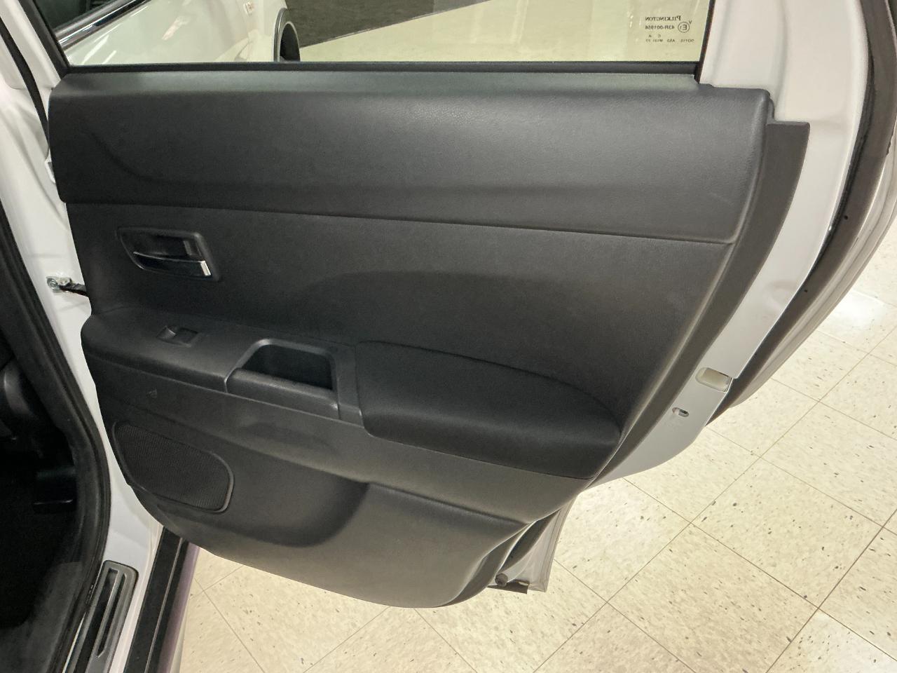 Mitsubishi Outlander Sport 2WD 4dr CVT LE 2013