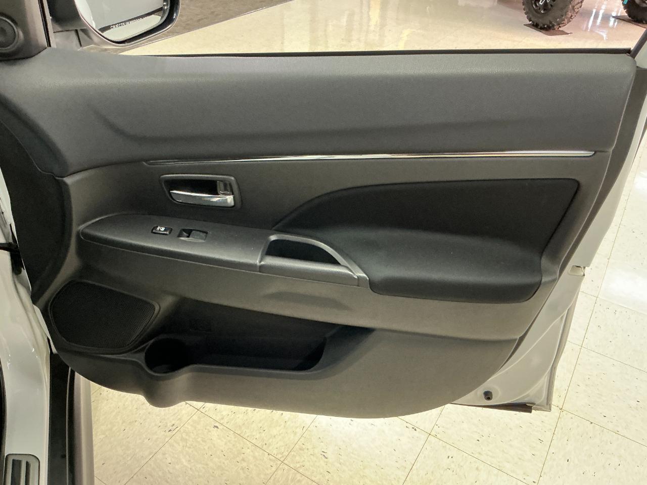 Mitsubishi Outlander Sport 2WD 4dr CVT LE 2013