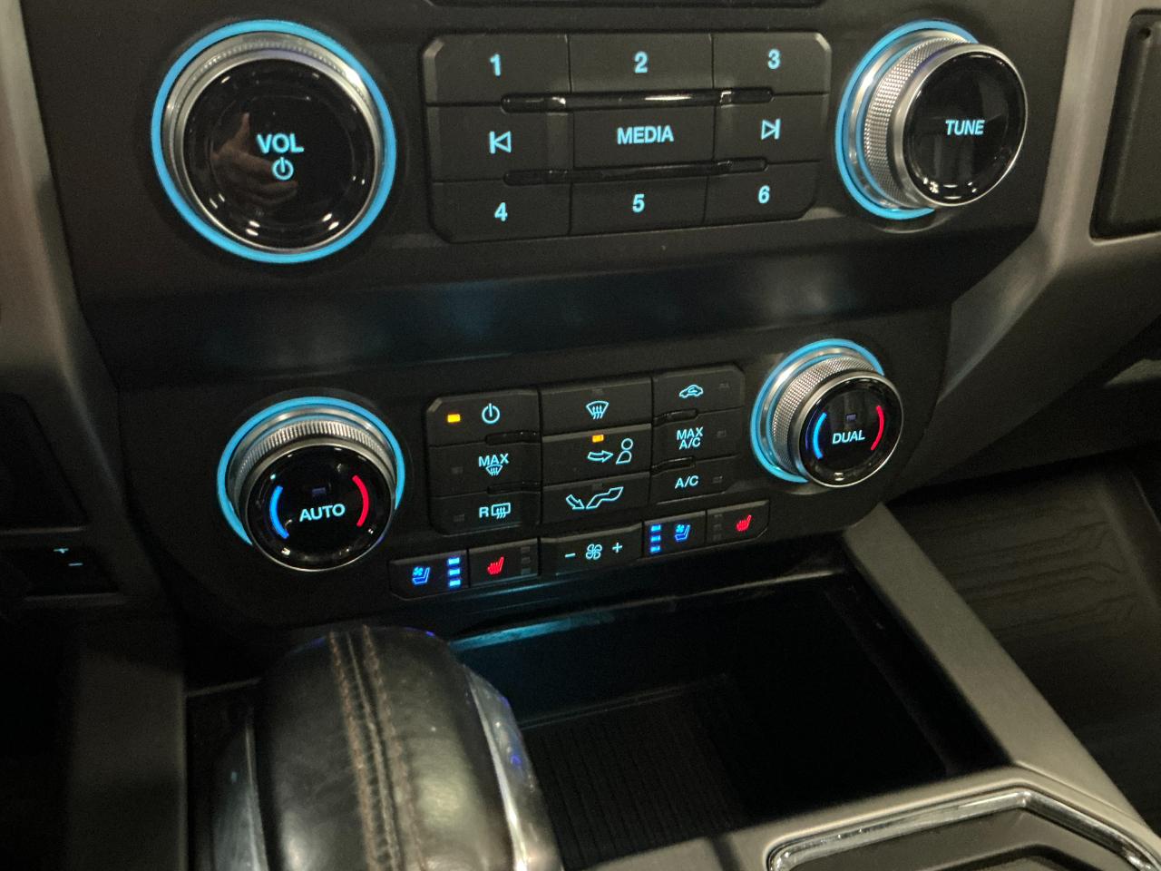 Ford F-150 Platinum SuperCrew 5.5-ft. Bed 4WD 2020