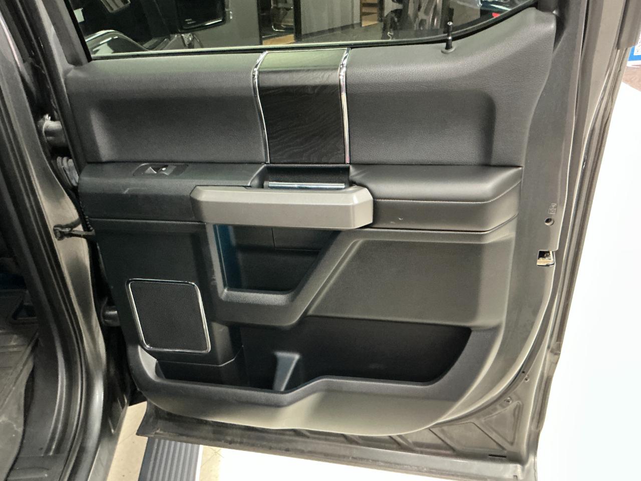 Ford F-150 Platinum SuperCrew 5.5-ft. Bed 4WD 2020