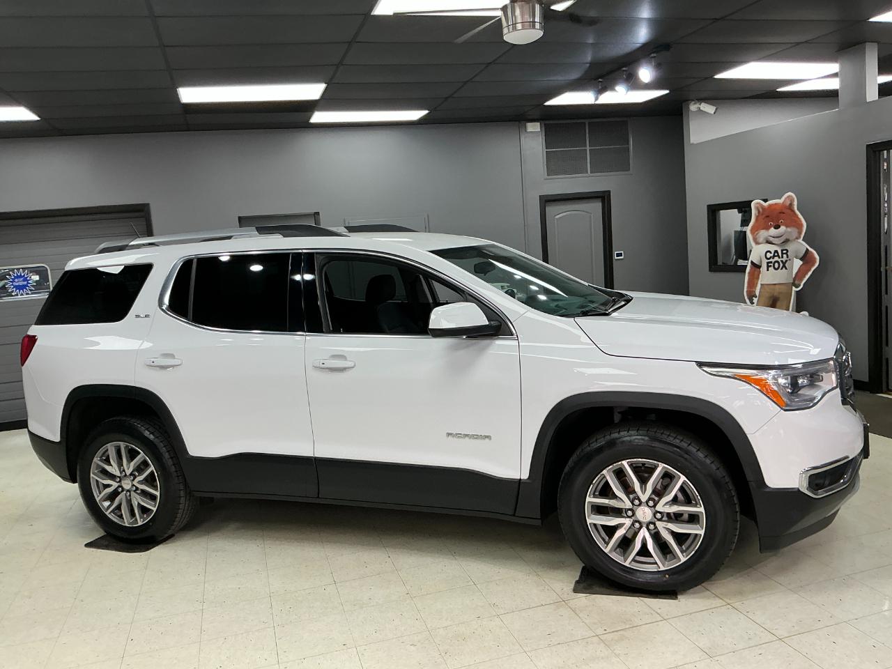 GMC Acadia FWD 4dr SLE w/SLE-2 2017