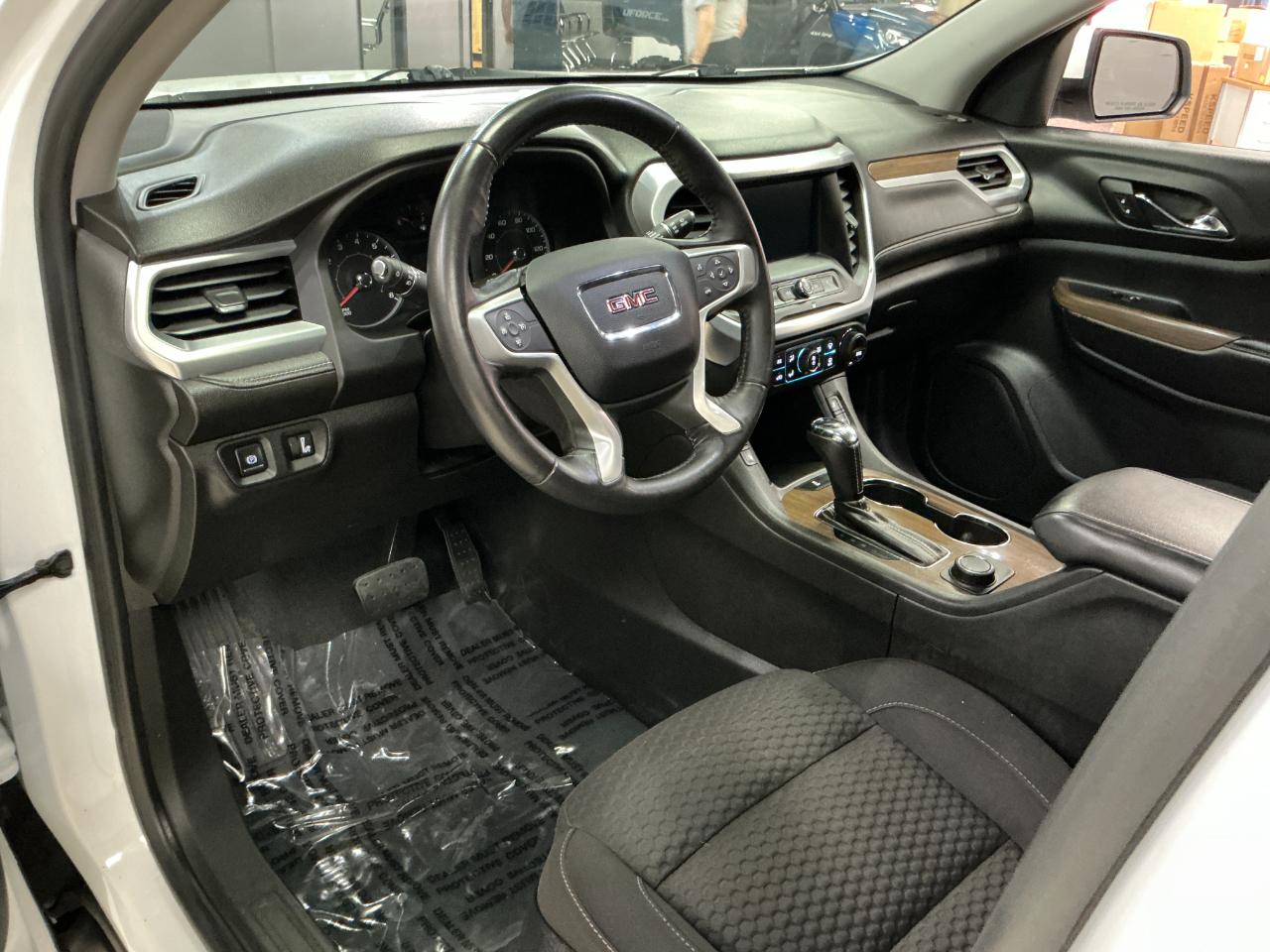 GMC Acadia FWD 4dr SLE w/SLE-2 2017