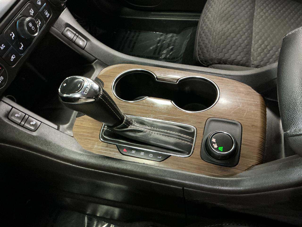 GMC Acadia FWD 4dr SLE w/SLE-2 2017