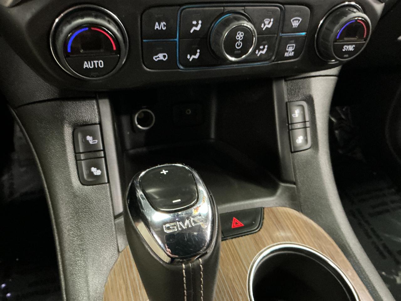 GMC Acadia FWD 4dr SLE w/SLE-2 2017