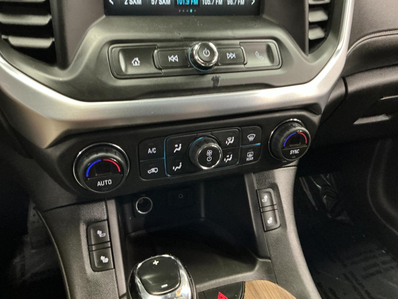 GMC Acadia FWD 4dr SLE w/SLE-2 2017