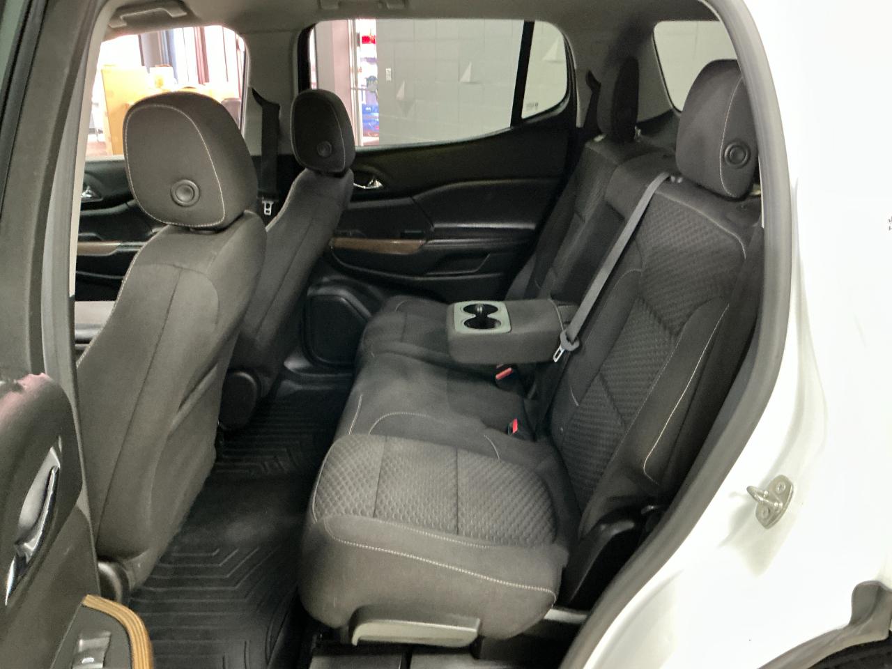 GMC Acadia FWD 4dr SLE w/SLE-2 2017