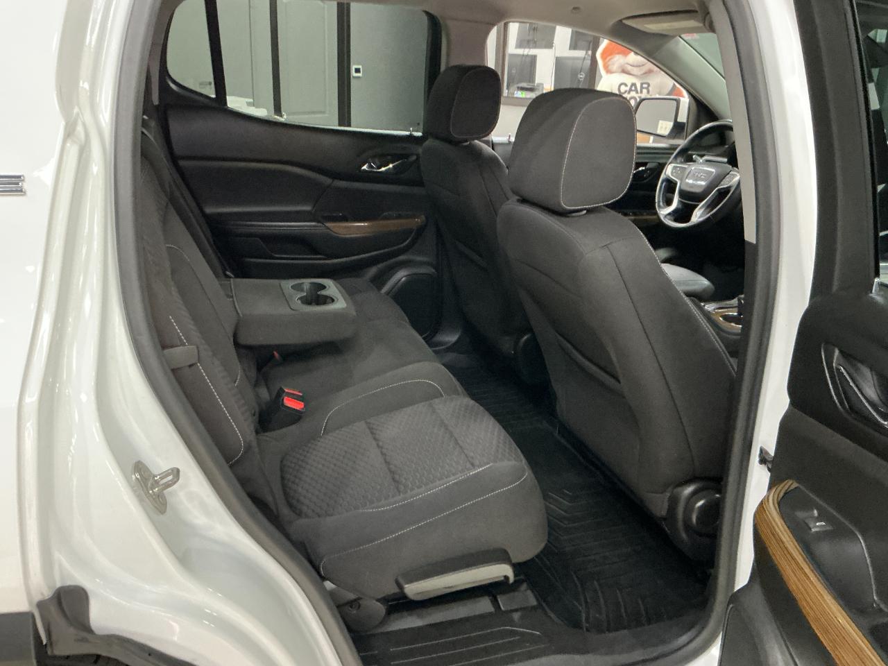 GMC Acadia FWD 4dr SLE w/SLE-2 2017