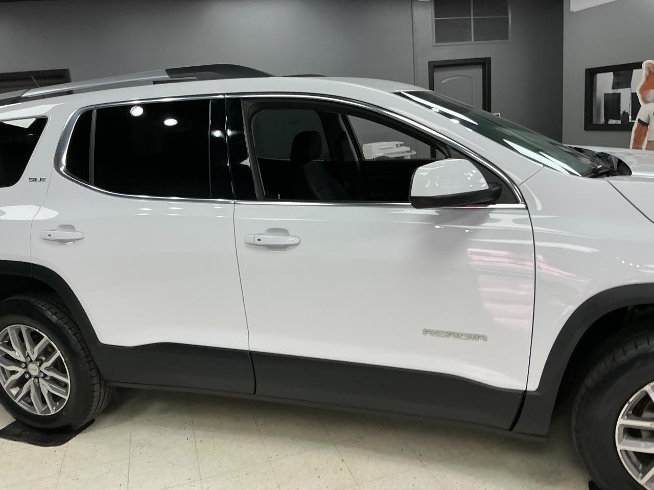 GMC Acadia FWD 4dr SLE w/SLE-2 2017
