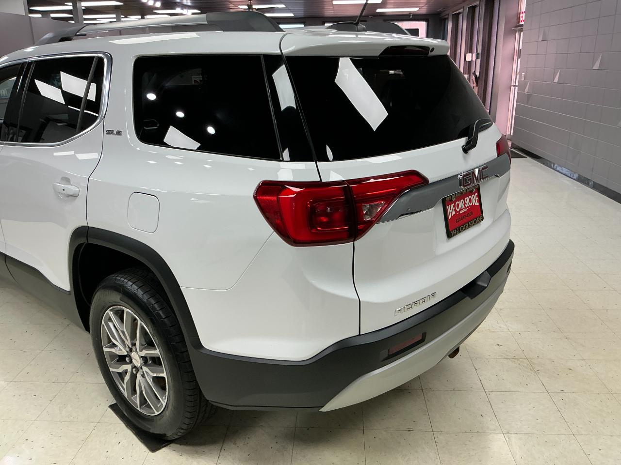 GMC Acadia FWD 4dr SLE w/SLE-2 2017