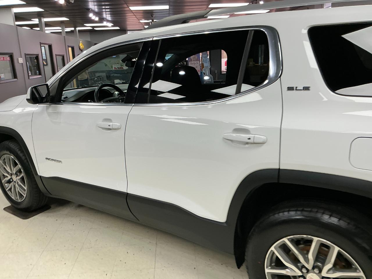 GMC Acadia FWD 4dr SLE w/SLE-2 2017