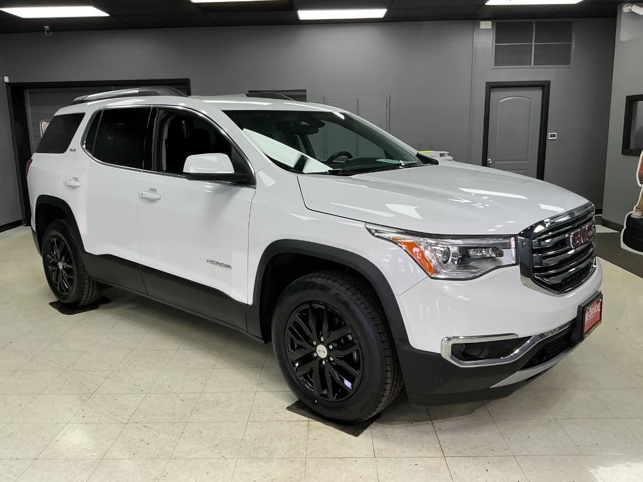 GMC Acadia FWD 4dr SLE w/SLE-2 2017