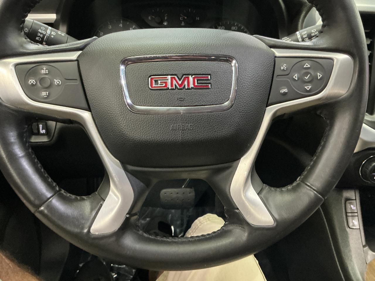 GMC Acadia FWD 4dr SLE w/SLE-2 2017