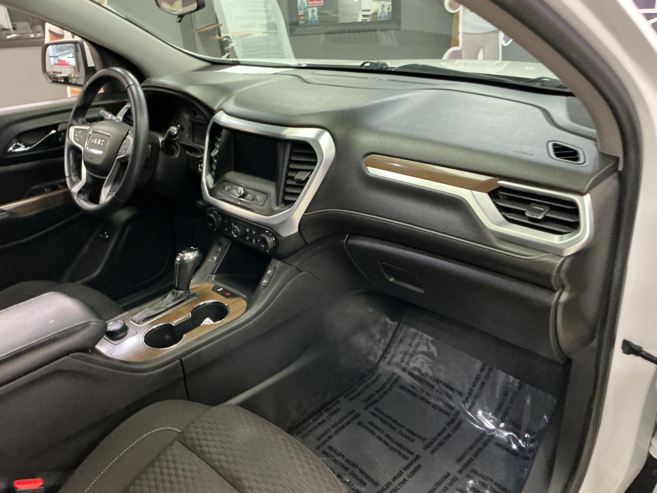 GMC Acadia FWD 4dr SLE w/SLE-2 2017