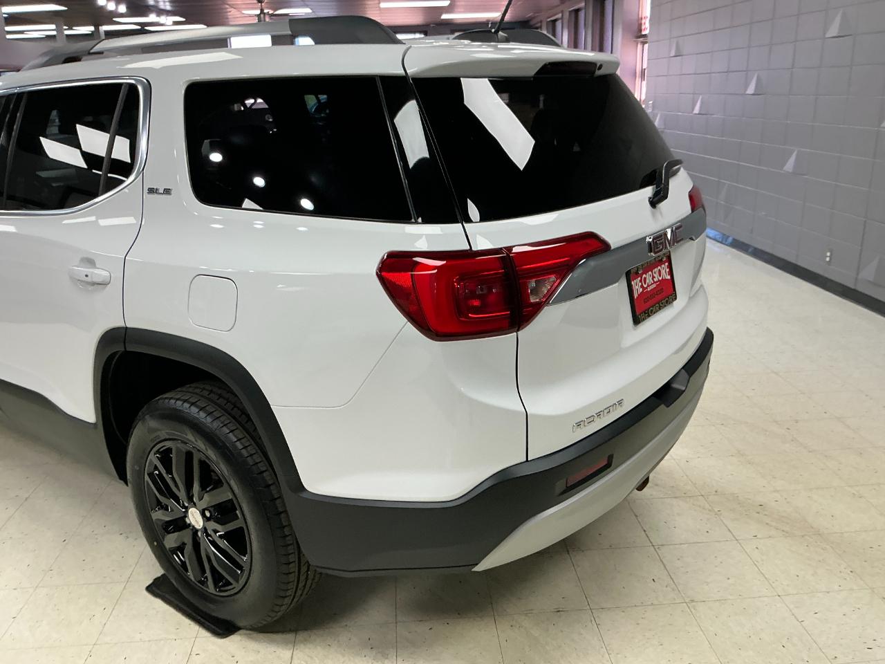 GMC Acadia FWD 4dr SLE w/SLE-2 2017