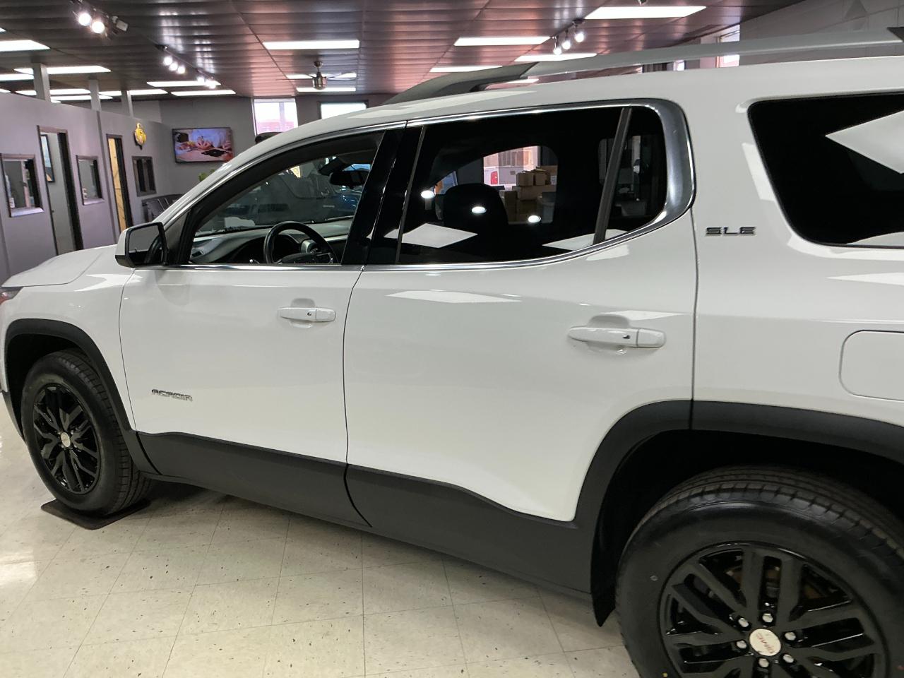 GMC Acadia FWD 4dr SLE w/SLE-2 2017