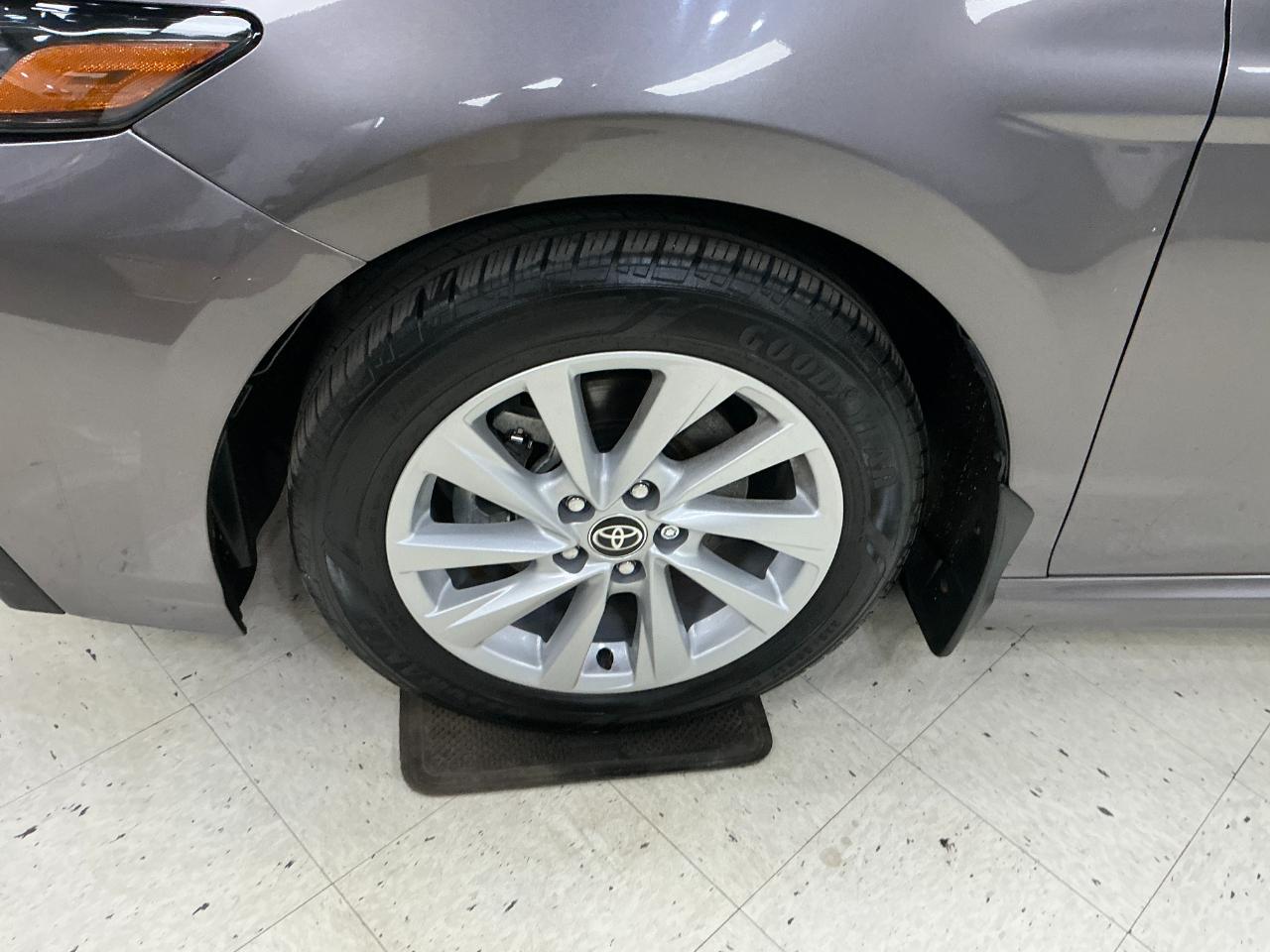 Toyota Camry SE Auto (Natl) 2024