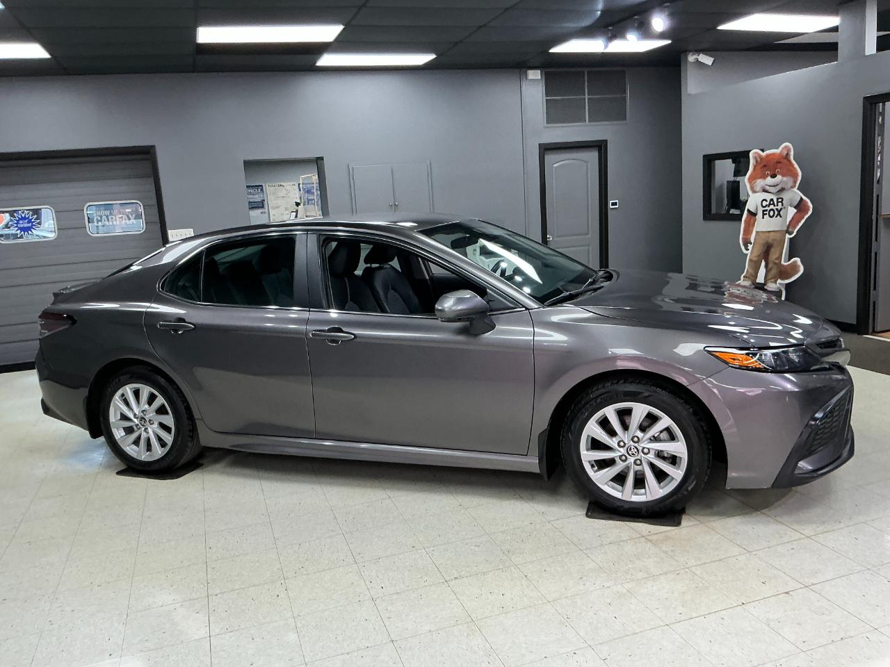 Toyota Camry SE Auto (Natl) 2024