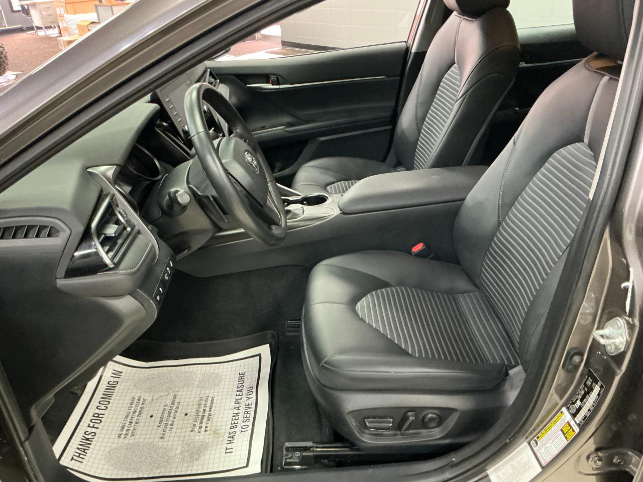 Toyota Camry SE Auto (Natl) 2024