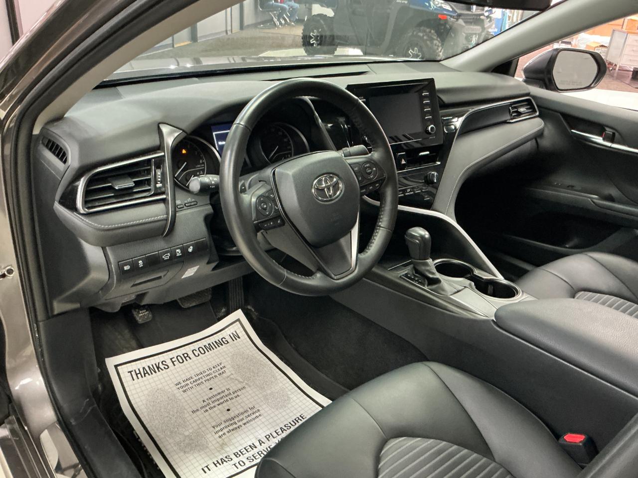 Toyota Camry SE Auto (Natl) 2024