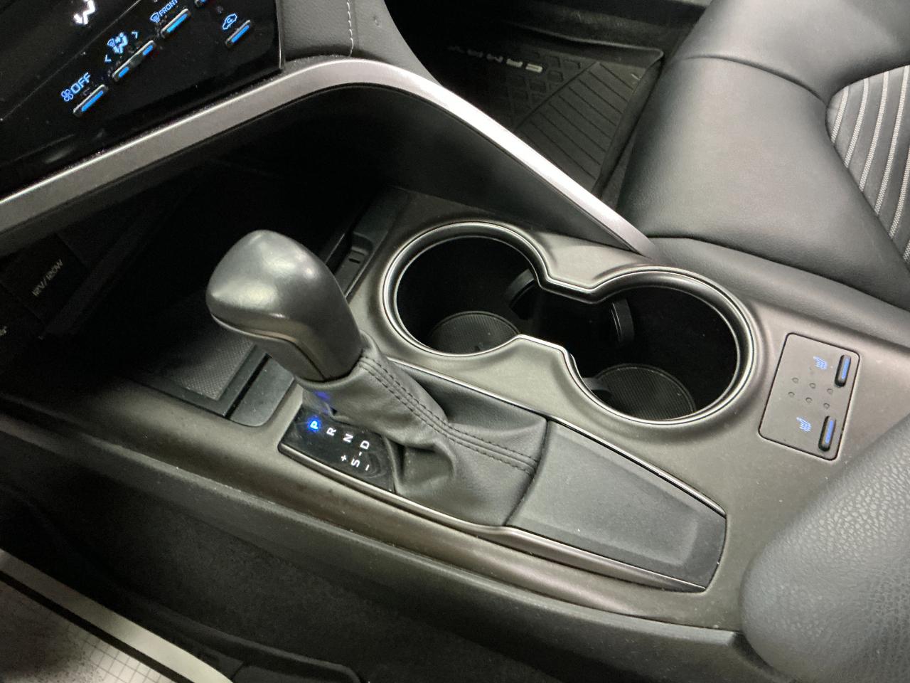 Toyota Camry SE Auto (Natl) 2024