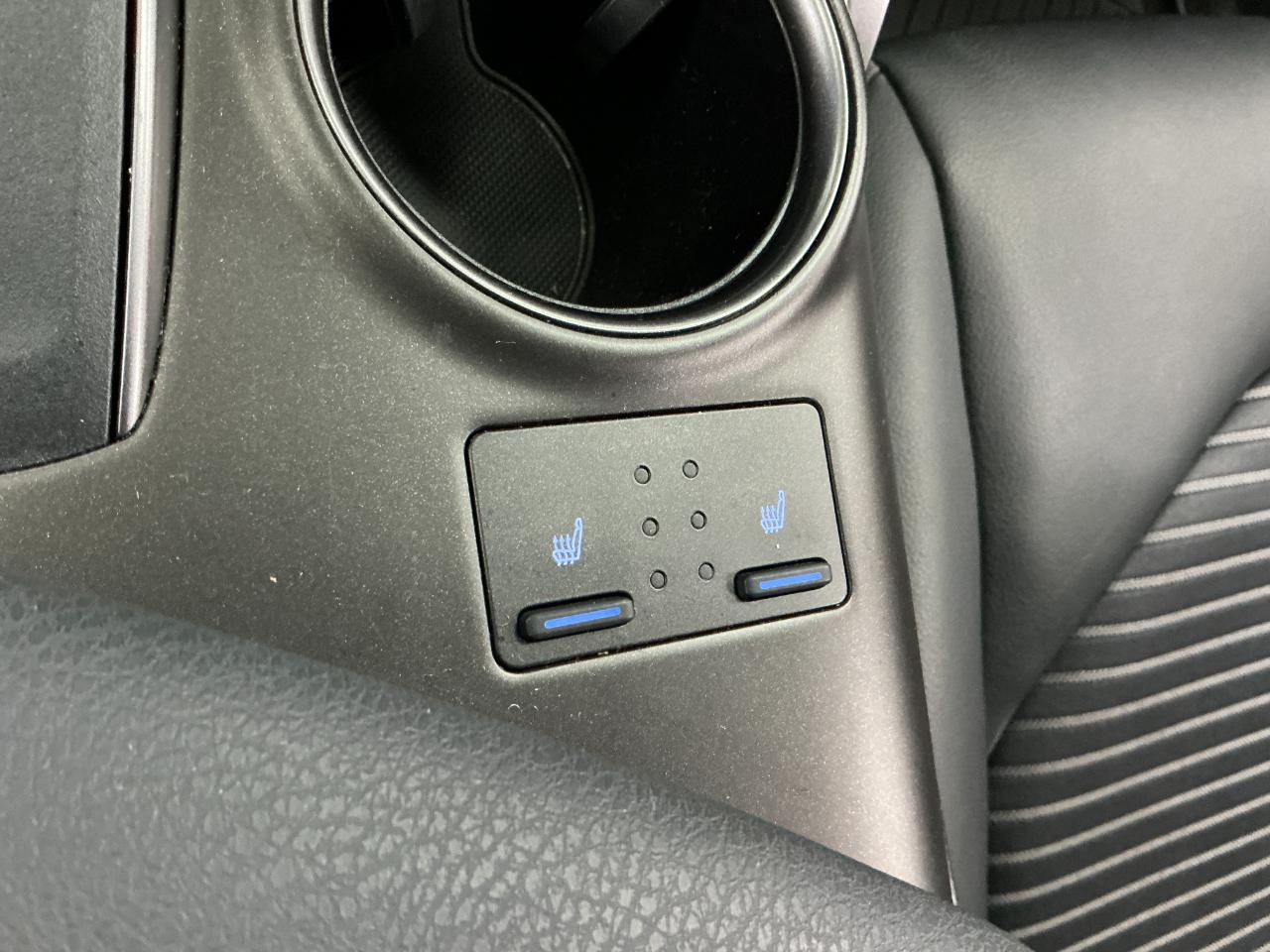 Toyota Camry SE Auto (Natl) 2024