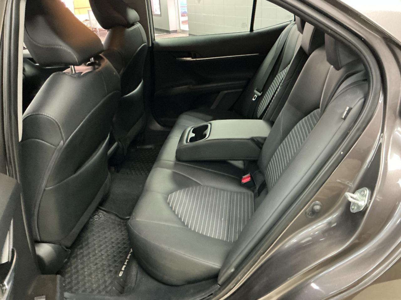 Toyota Camry SE Auto (Natl) 2024