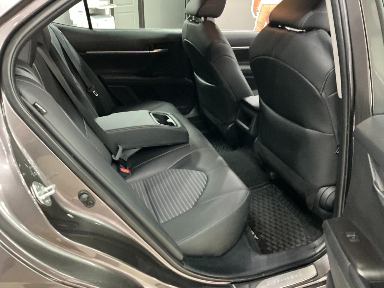 Toyota Camry SE Auto (Natl) 2024