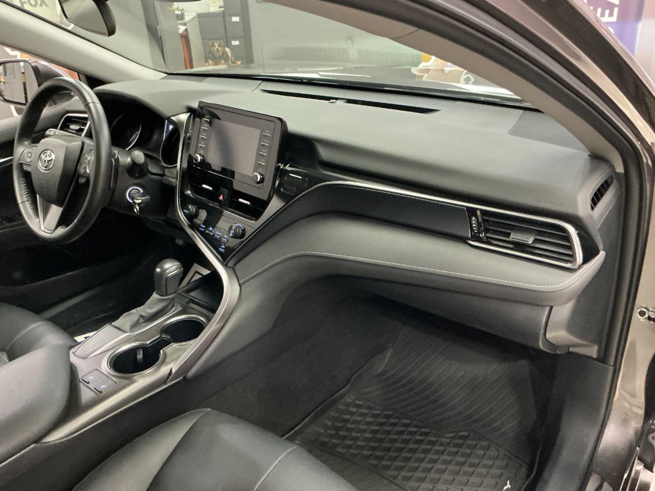 Toyota Camry SE Auto (Natl) 2024