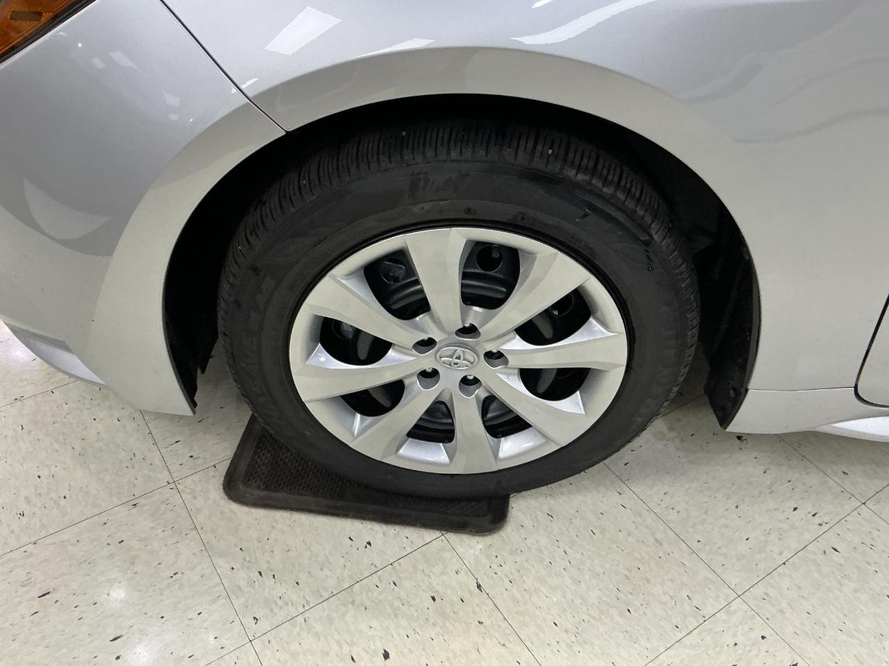 Toyota Corolla LE CVT (Natl) 2026