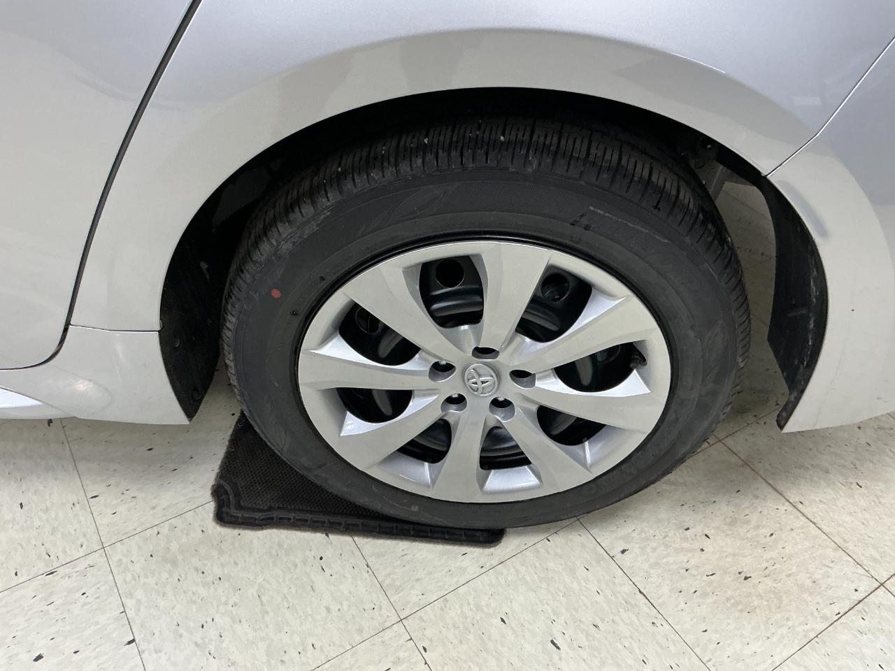 Toyota Corolla LE CVT (Natl) 2026