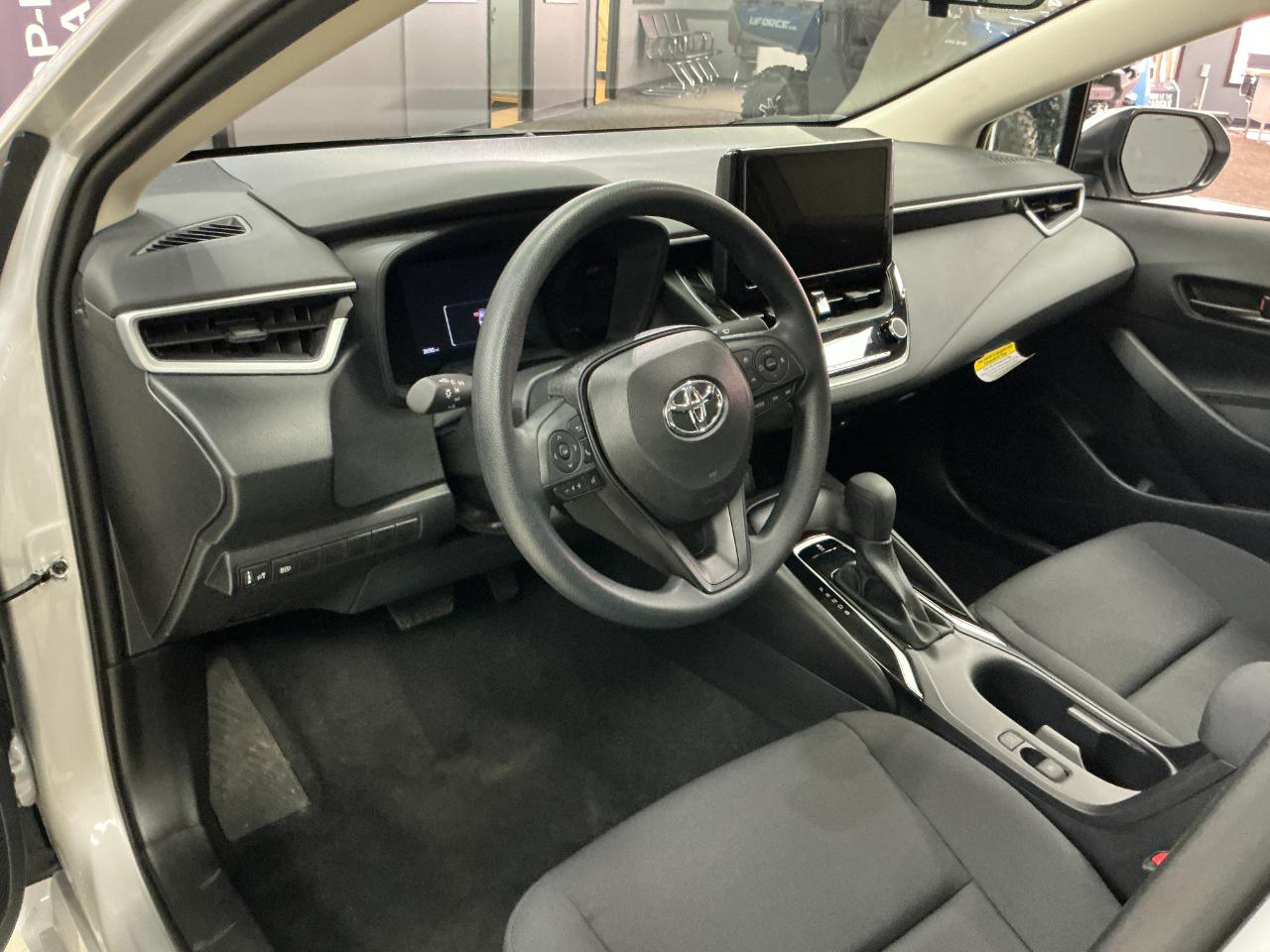 Toyota Corolla LE CVT (Natl) 2026