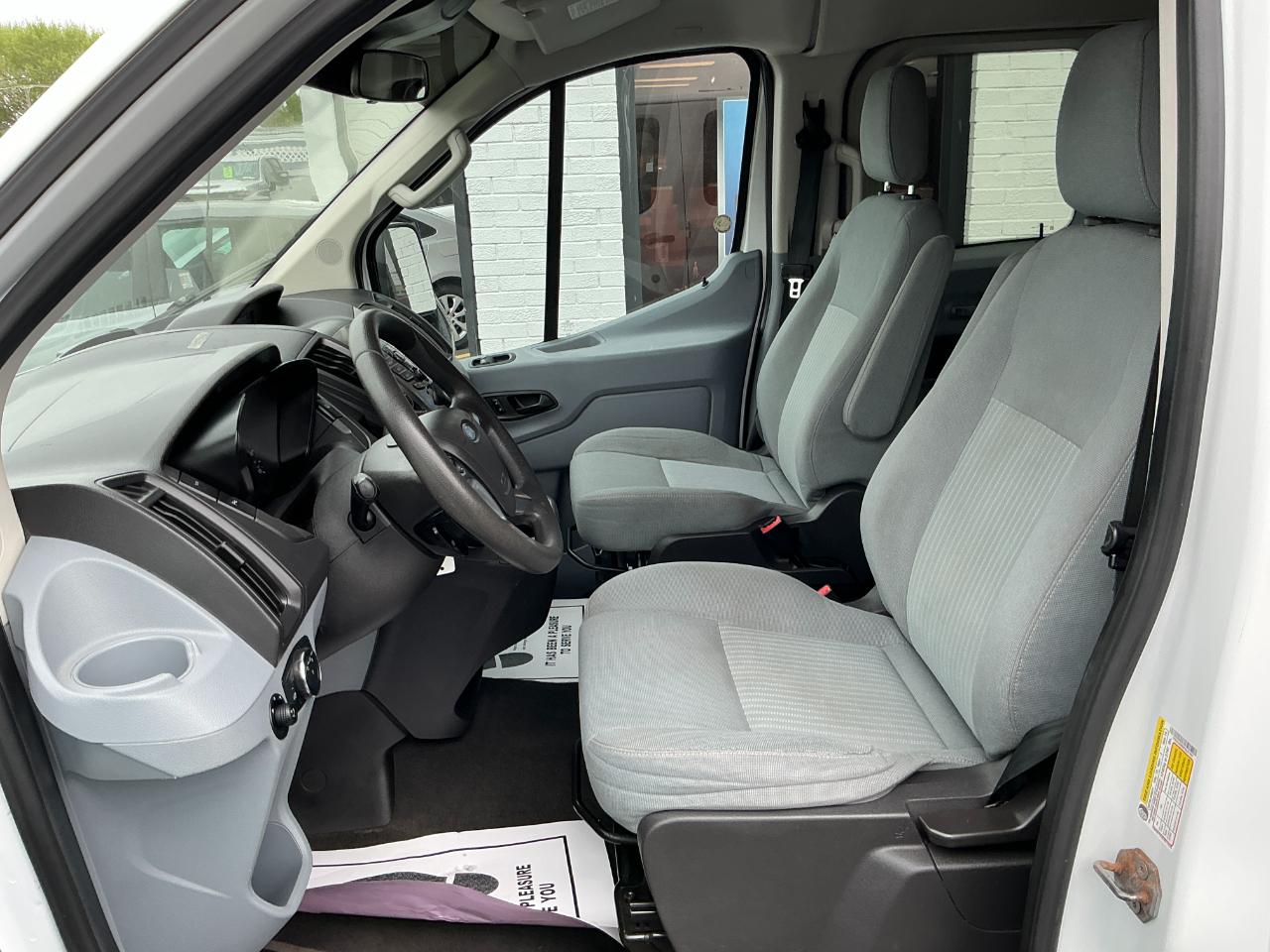 Ford Transit Wagon T-350 148" Low Roof XLT Swing-Out RH Dr 2015