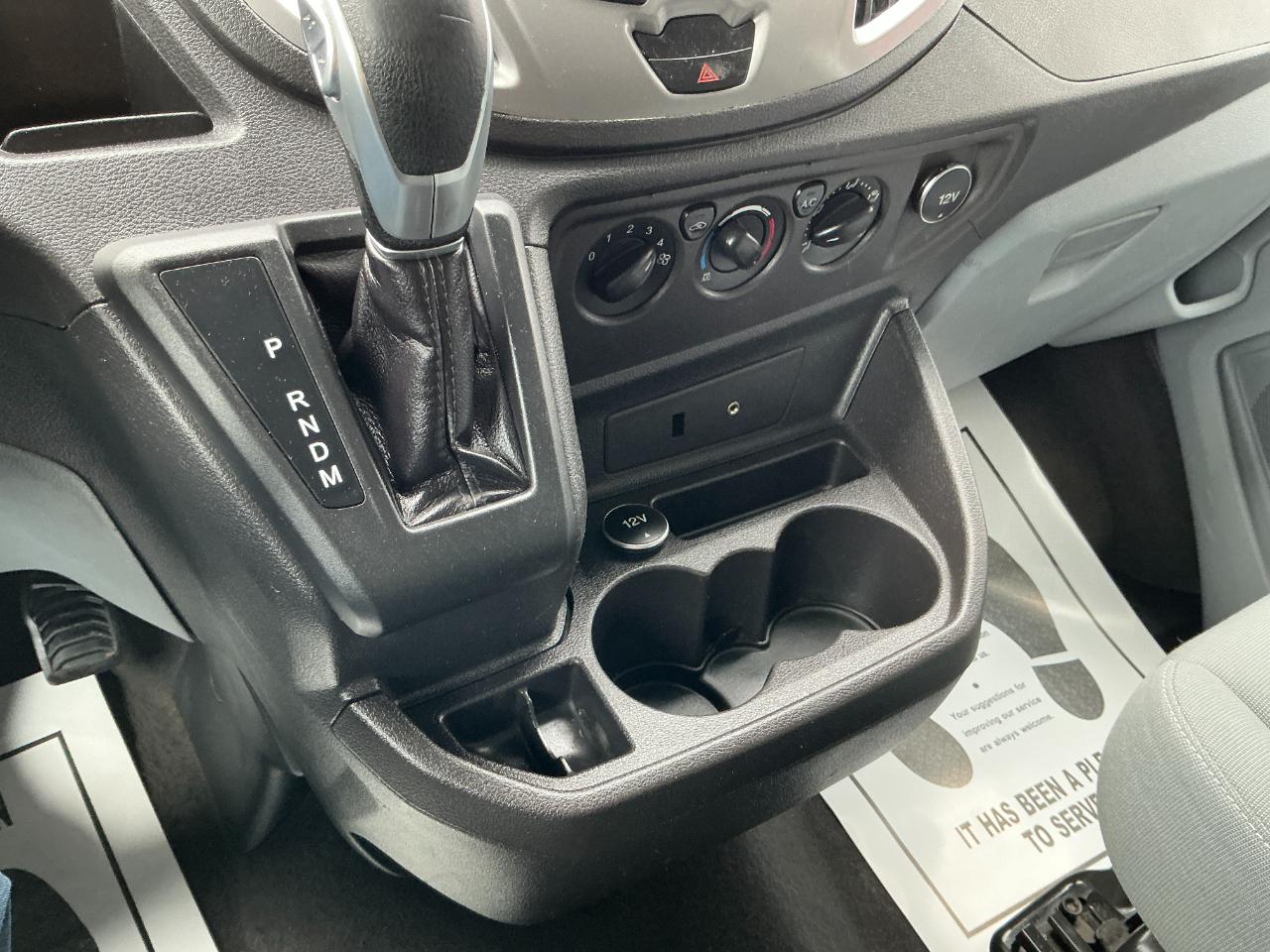 Ford Transit Wagon T-350 148" Low Roof XLT Swing-Out RH Dr 2015