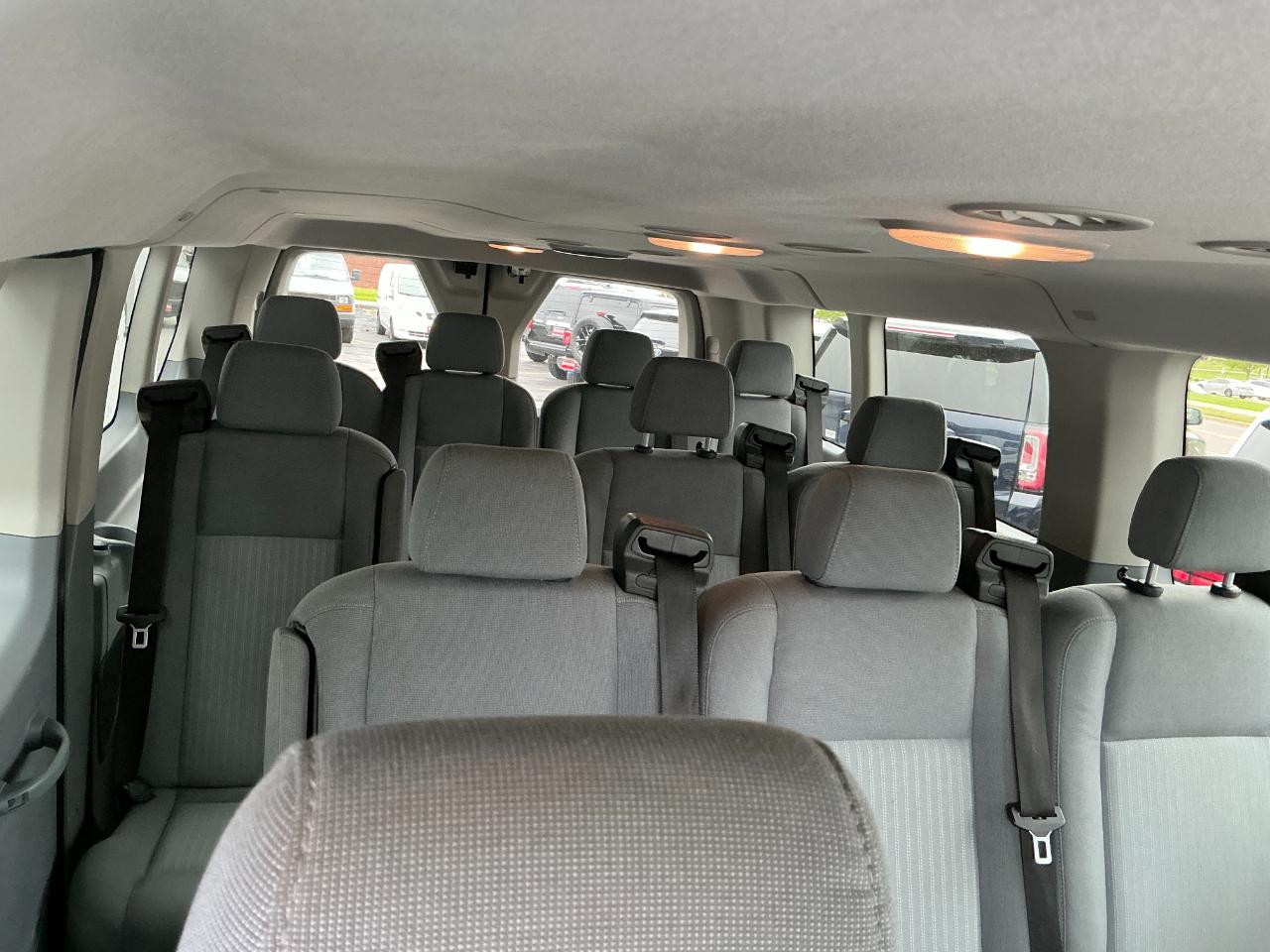 Ford Transit Wagon T-350 148" Low Roof XLT Swing-Out RH Dr 2015