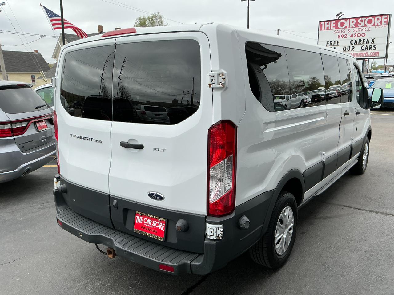 Ford Transit Wagon T-350 148" Low Roof XLT Swing-Out RH Dr 2015