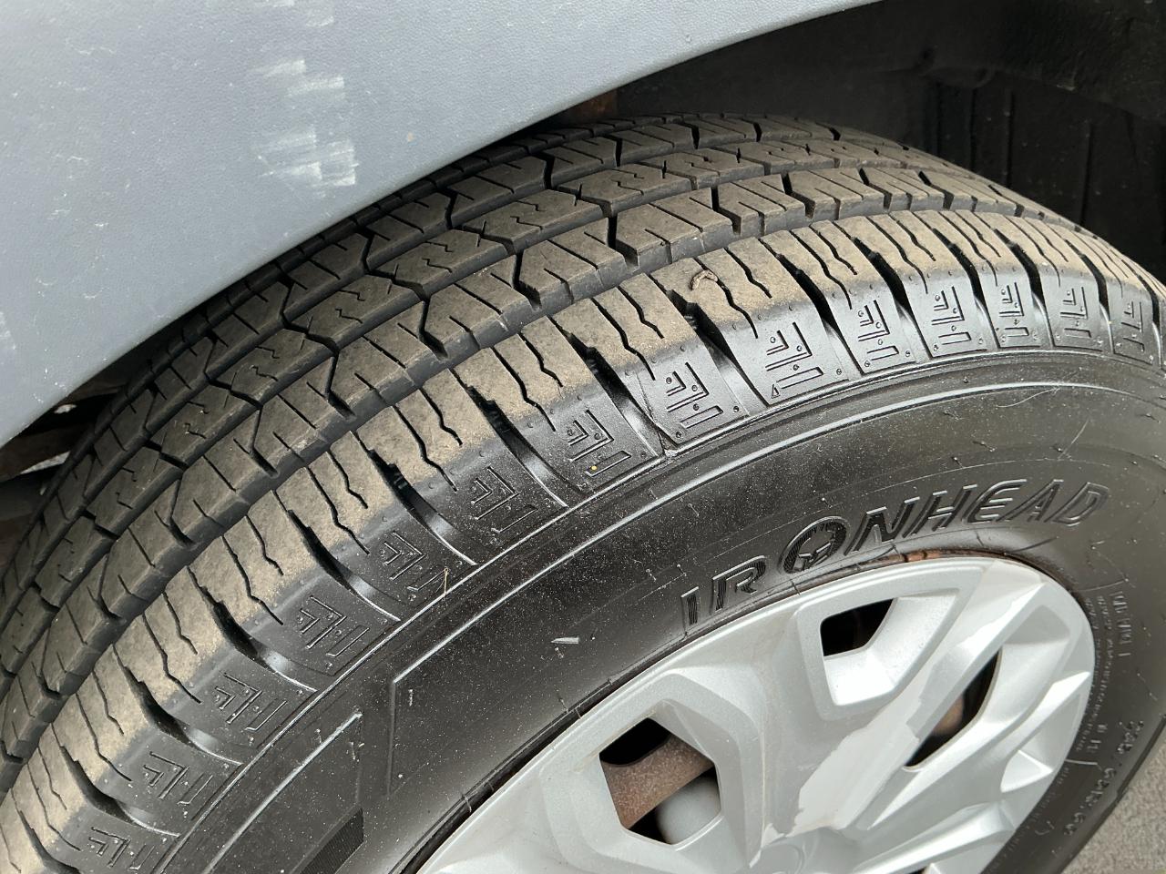 Ford Transit Wagon T-350 148" Low Roof XLT Swing-Out RH Dr 2015