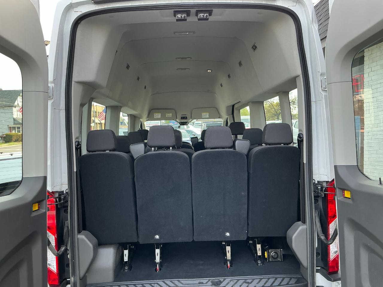 Ford Transit Passenger Wagon T-350 148" High Roof XLT RWD 2023