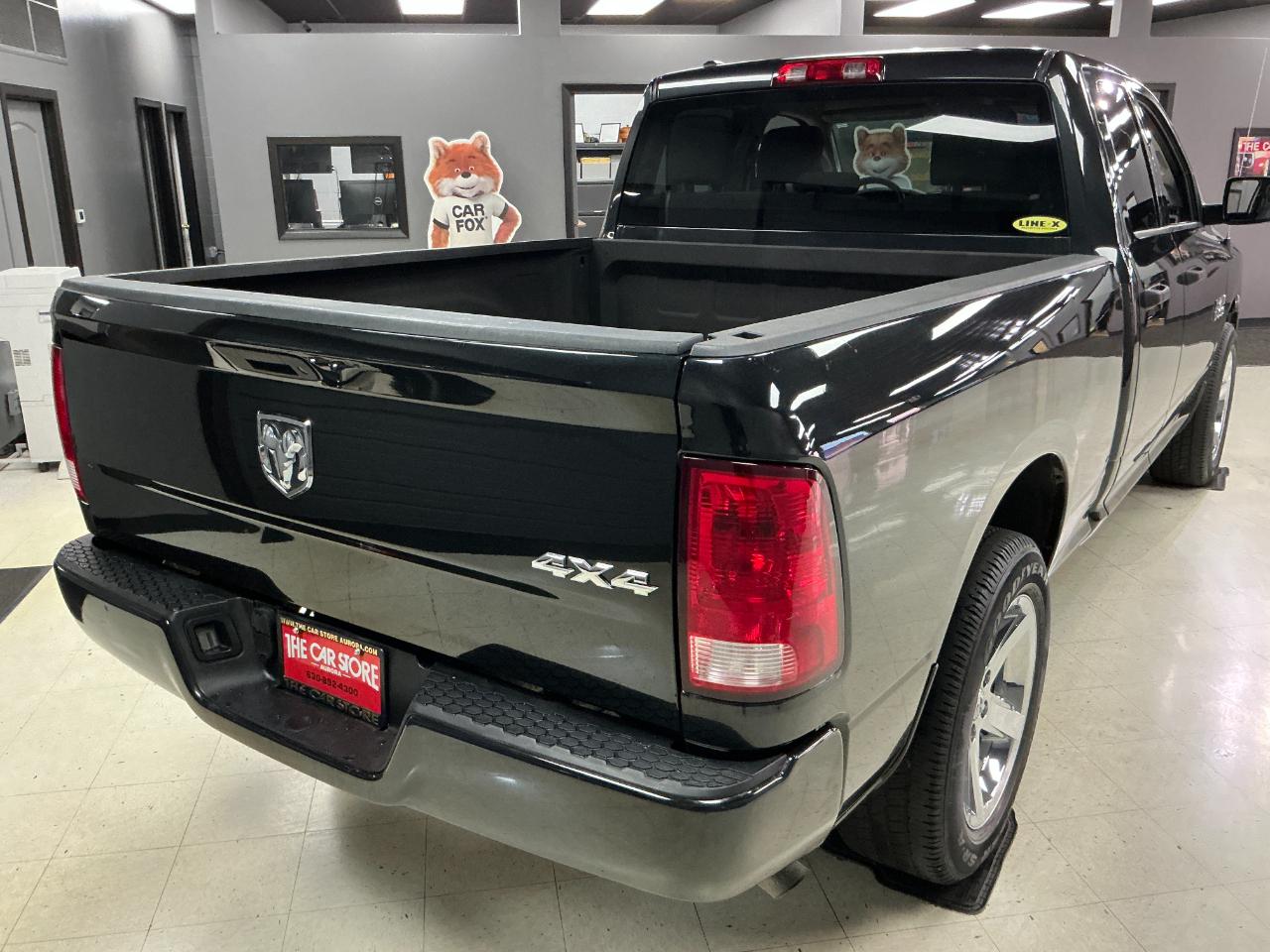 RAM 1500 4WD Quad Cab 140.5" Express 2016