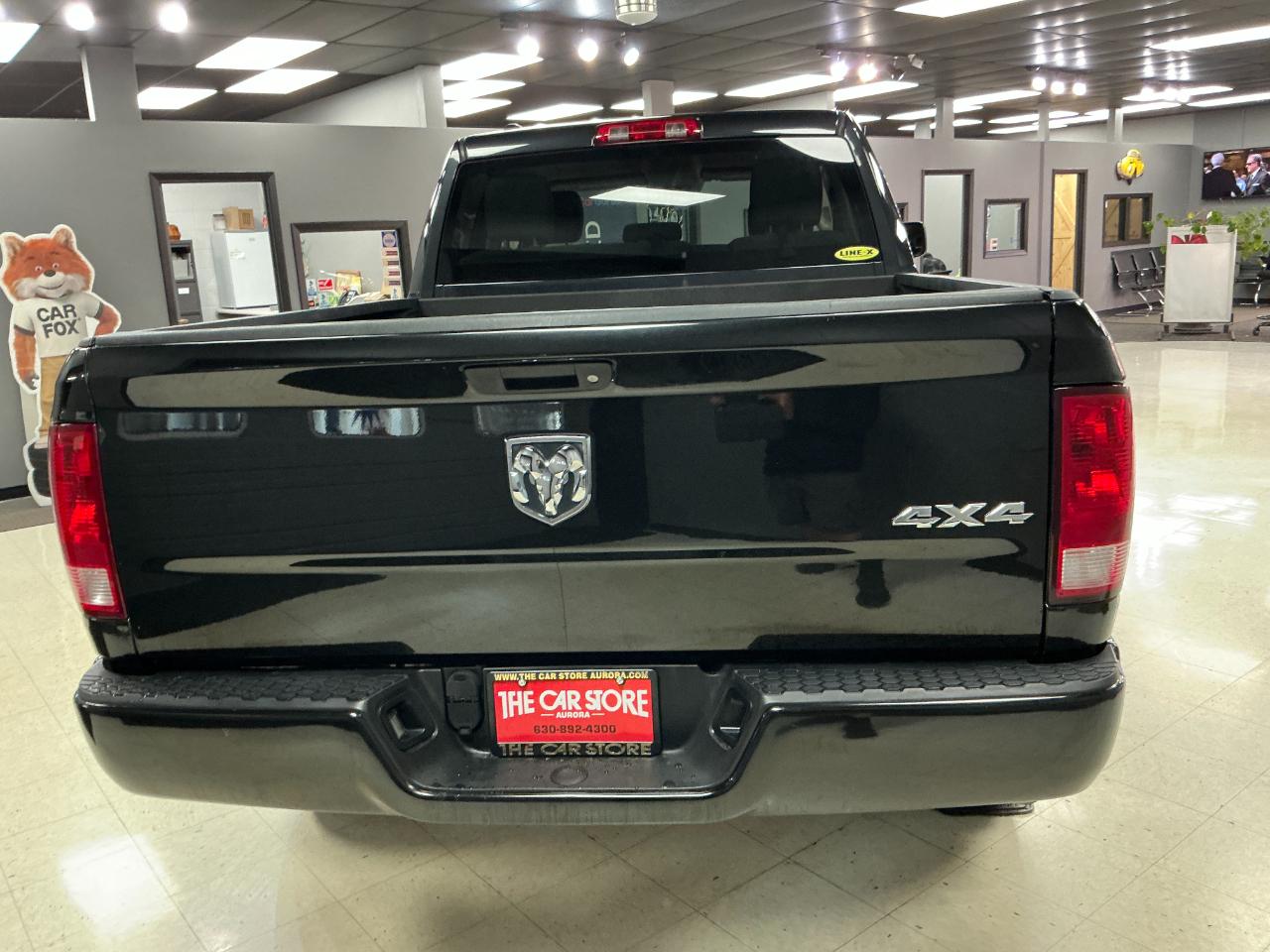 RAM 1500 4WD Quad Cab 140.5" Express 2016