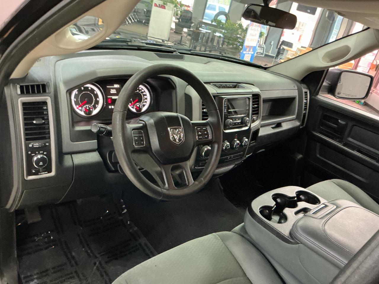 RAM 1500 4WD Quad Cab 140.5" Express 2016