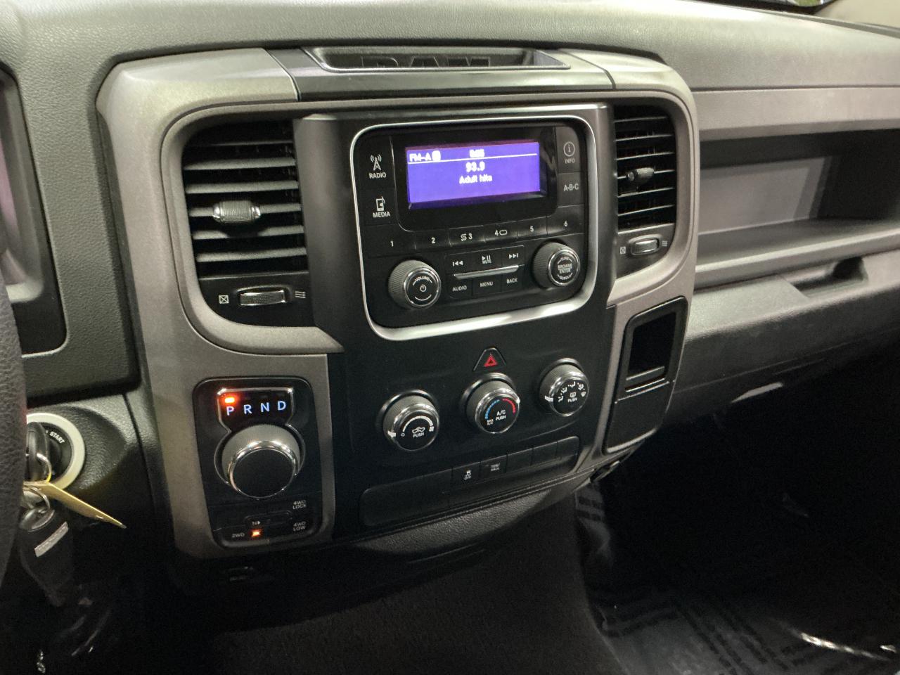 RAM 1500 4WD Quad Cab 140.5" Express 2016